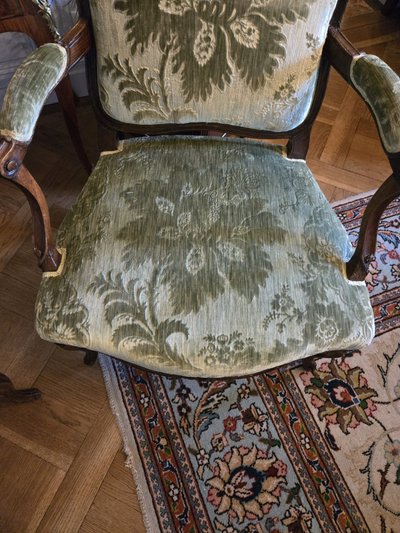 Pair of walnut "à la reine" armchairs, Louis XV period