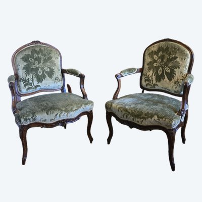 Pair of walnut "à la reine" armchairs, Louis XV period