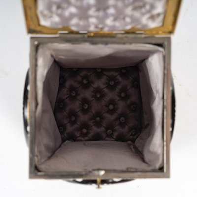 An enamel jewelry box, 19th century