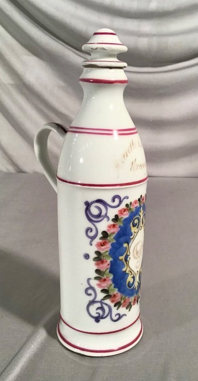 Bottiglia da liquore in porcellana, Rouen, inizio XX secolo