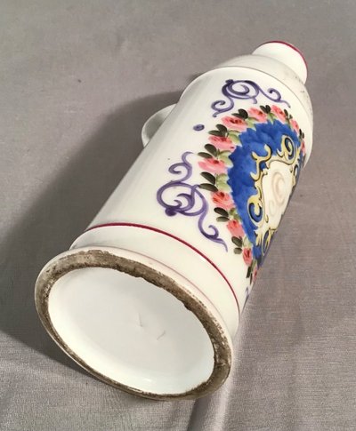 Bottiglia da liquore in porcellana, Rouen, inizio XX secolo