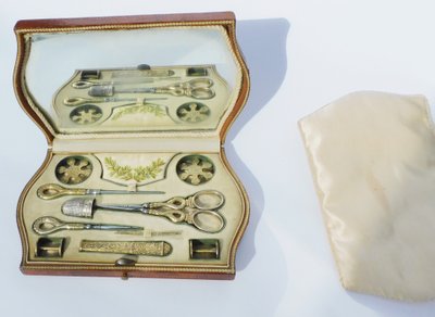 Sewing set in late 19th century vermeil with snake motif scissors thimble