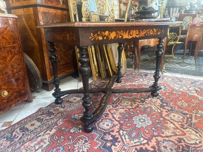 TISCH LOUIS XIV IM HOLLÄNDISCHEN STIL