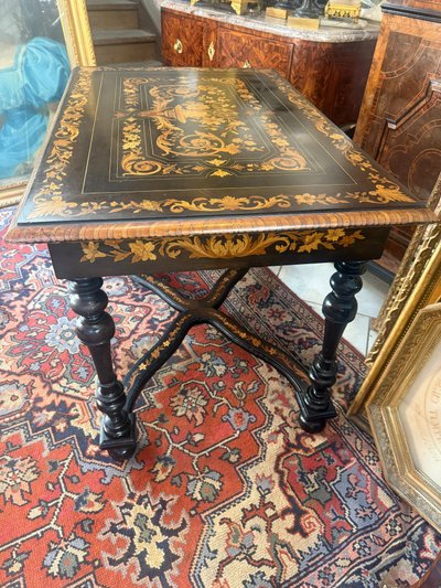 TISCH LOUIS XIV IM HOLLÄNDISCHEN STIL