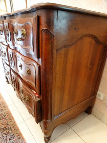 Chest of drawers. Provence. France. 18th century. Louis XV. 18 jhd. 18th century