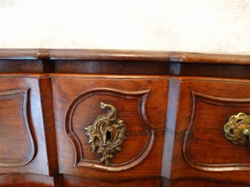 Chest of drawers. Provence. France. 18th century. Louis XV. 18 jhd. 18th century