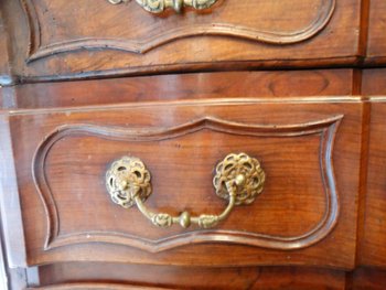 Chest of drawers. Provence. France. 18th century. Louis XV. 18 jhd. 18th century