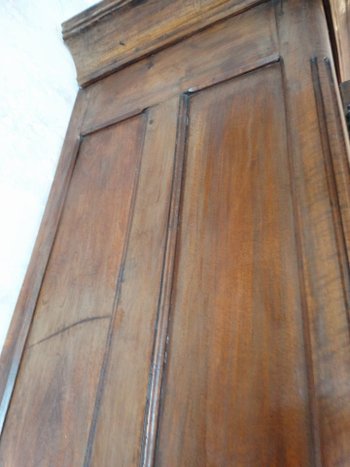  Armoire de château en noyer lyonnaise. France. 18ème. Louis XV. 18jhd. 18th