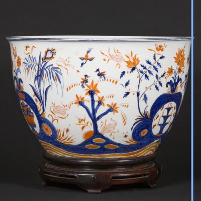 Japanese-style porcelain basin and its base, 19th century
