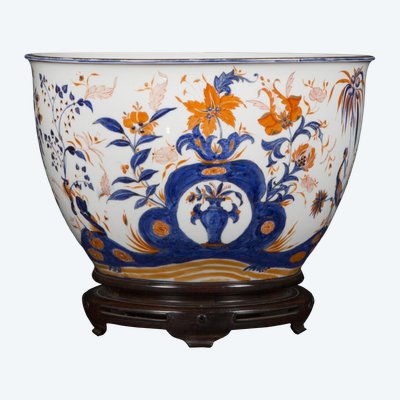 Japanese-style porcelain basin and its base, 19th century