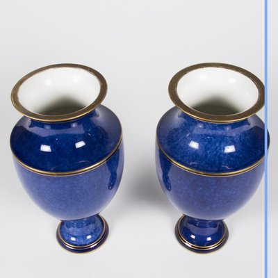 Manifattura di Sèvres, coppia di vasi in porcellana blu, XIX secolo