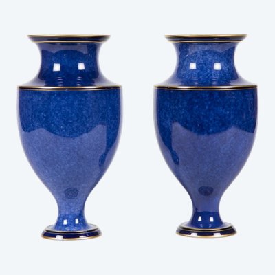 Manifattura di Sèvres, coppia di vasi in porcellana blu, XIX secolo