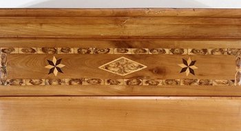 Seltener regionaler Eierbecher aus blondem Kirschbaumholz, Louis XV - Anfang XIX.