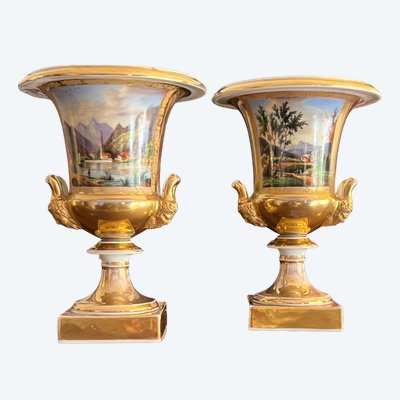 Pair of Medici vases, Paris porcelain, circa 1820
