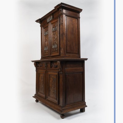 Zweiteiliges Neo-Renaissance Buffet aus geschnitztem Nussbaumholz mit Einschlüssen von Marmorplatten, 19.