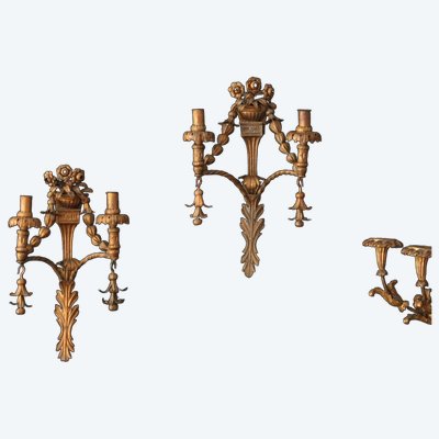 Pair of sconces with gilded wrought-iron flowers, Italy, late 18th c.