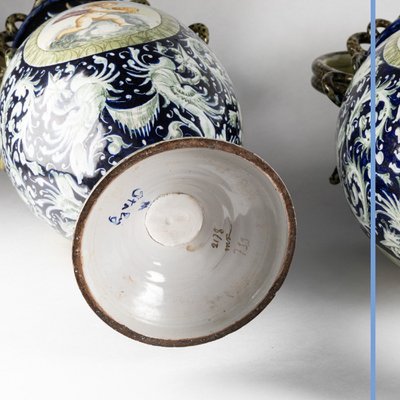 Paire de vases Italien en porcelaine, XIXe