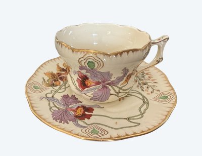 RARE and MAGNIFICENT Sarreguemines decorated with Orchids, Tea cup and saucer (2)