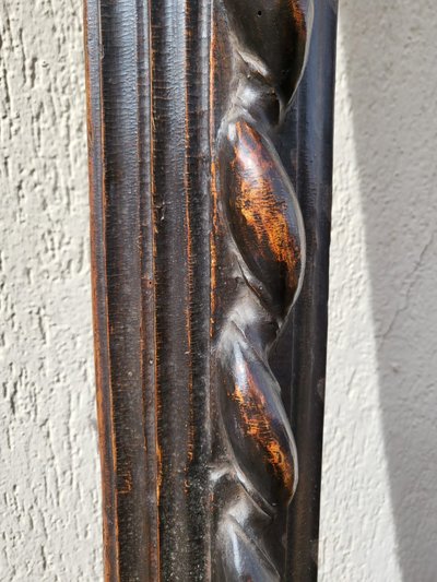 Carved wood frame, 17th century