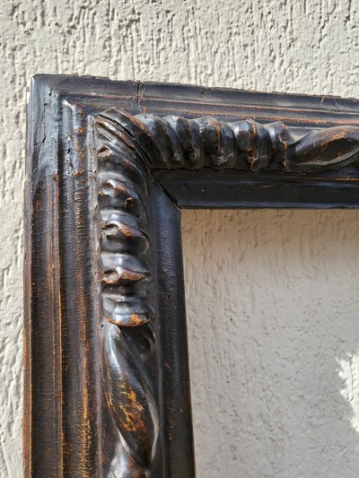 Carved wood frame, 17th century