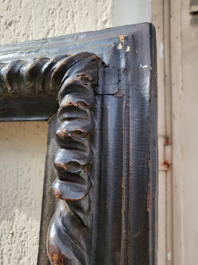 Carved wood frame, 17th century