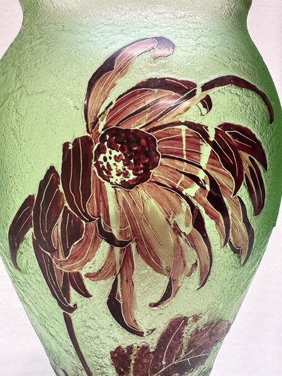 Montjoye - Frosted vase with Chrysanthemum design