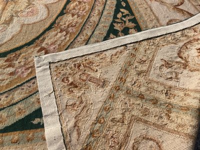 Knotted-stitch carpet from the soap factory