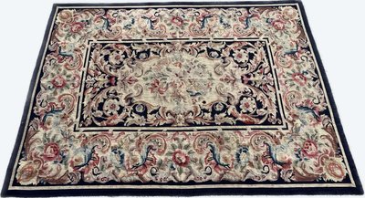 Knotted-stitch carpet from the soap factory
