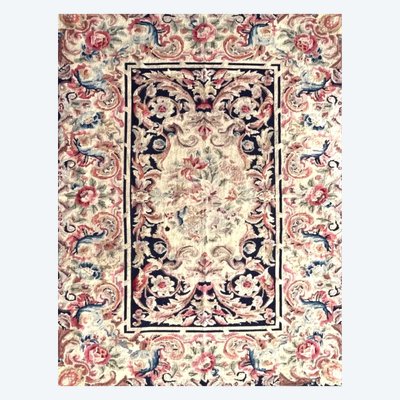 Knotted-stitch carpet from the soap factory