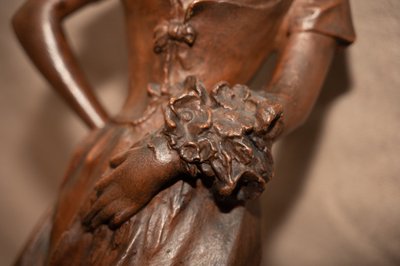 Scultura romantica in gesso femminile