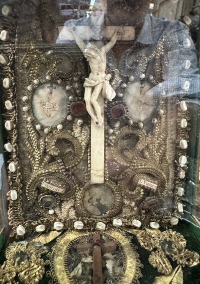 Baroque Reliquary in gilded wood - Crucifix under glass - 18th century