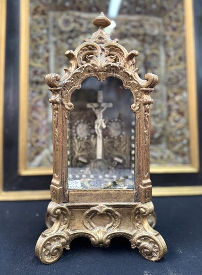 Baroque Reliquary in gilded wood - Crucifix under glass - 18th century