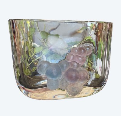 Magnificent oblong vase with pâte de verre decoration signed Daum