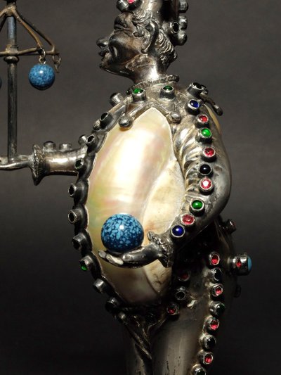 Court jester in mounted shell - Nuremberg, 19th century