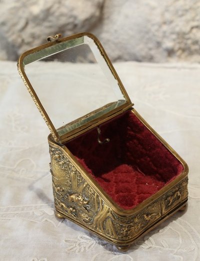 Glass and brass watch holder with hunting scenes, Napoleon III, late 19th century