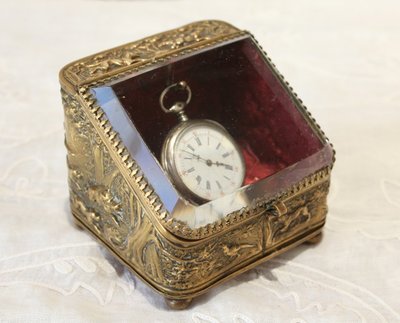 Glass and brass watch holder with hunting scenes, Napoleon III, late 19th century