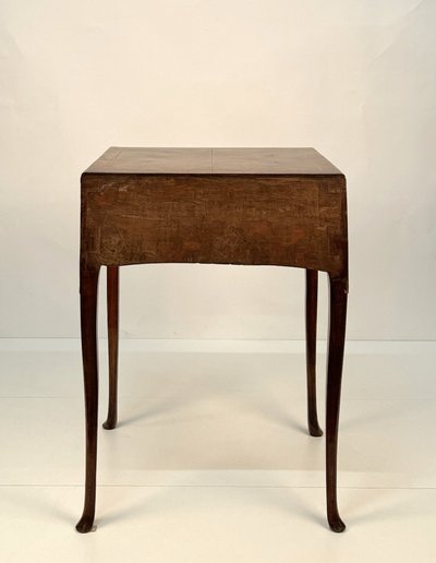 High walnut veneered desk, Veneto, second half of the 18th century