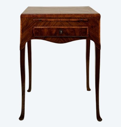 High walnut veneered desk, Veneto, second half of the 18th century