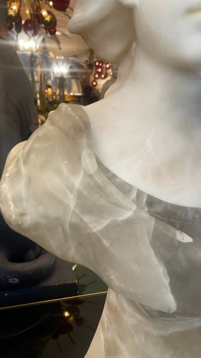 Busto in alabastro, XIX secolo