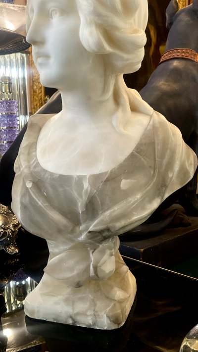 Busto in alabastro, XIX secolo