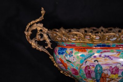 Coupe En Porcelaine De Bayeux, Monture Bronze