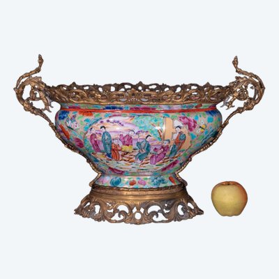 Coupe En Porcelaine De Bayeux, Monture Bronze