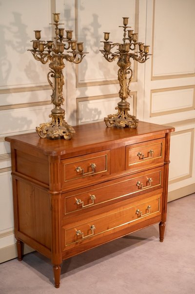 Commode De Style Louis XVI En Merisier