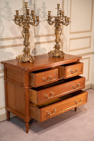 Commode De Style Louis XVI En Merisier