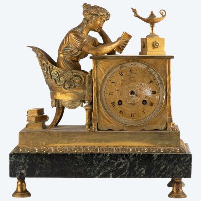 Nach einem Entwurf von Jean André Reiche (1752–1817), „Die Leserin“, Bronzestundglockenspiel, 19. Jahrhundert