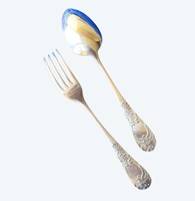 Cutlery for entremets.