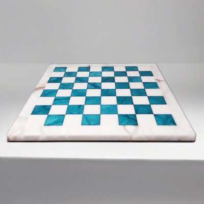 1970s Gorgeous Turquoise and White Chess Set in Volterra Alabaster Handmade Made in Italy (Jeu d'échecs turquoise et blanc en albâtre de Volterra fait à la main)