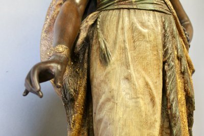 Terracotta policroma raffigurante ALBA secondo Friedrich GOLDSCHEIDER (1845-1897)