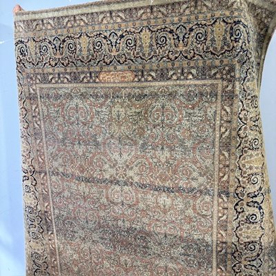 Tapis persan ancien du 19e siècle de grande qualité. Dimensions 214 x 146 cm