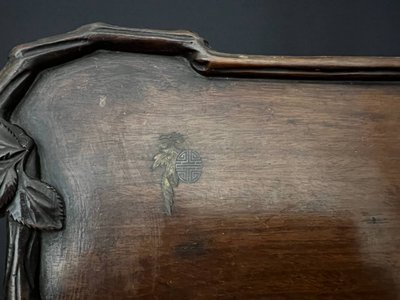 Service à thé chinois ancien en coco et argent, avec plateau en bois sculpté